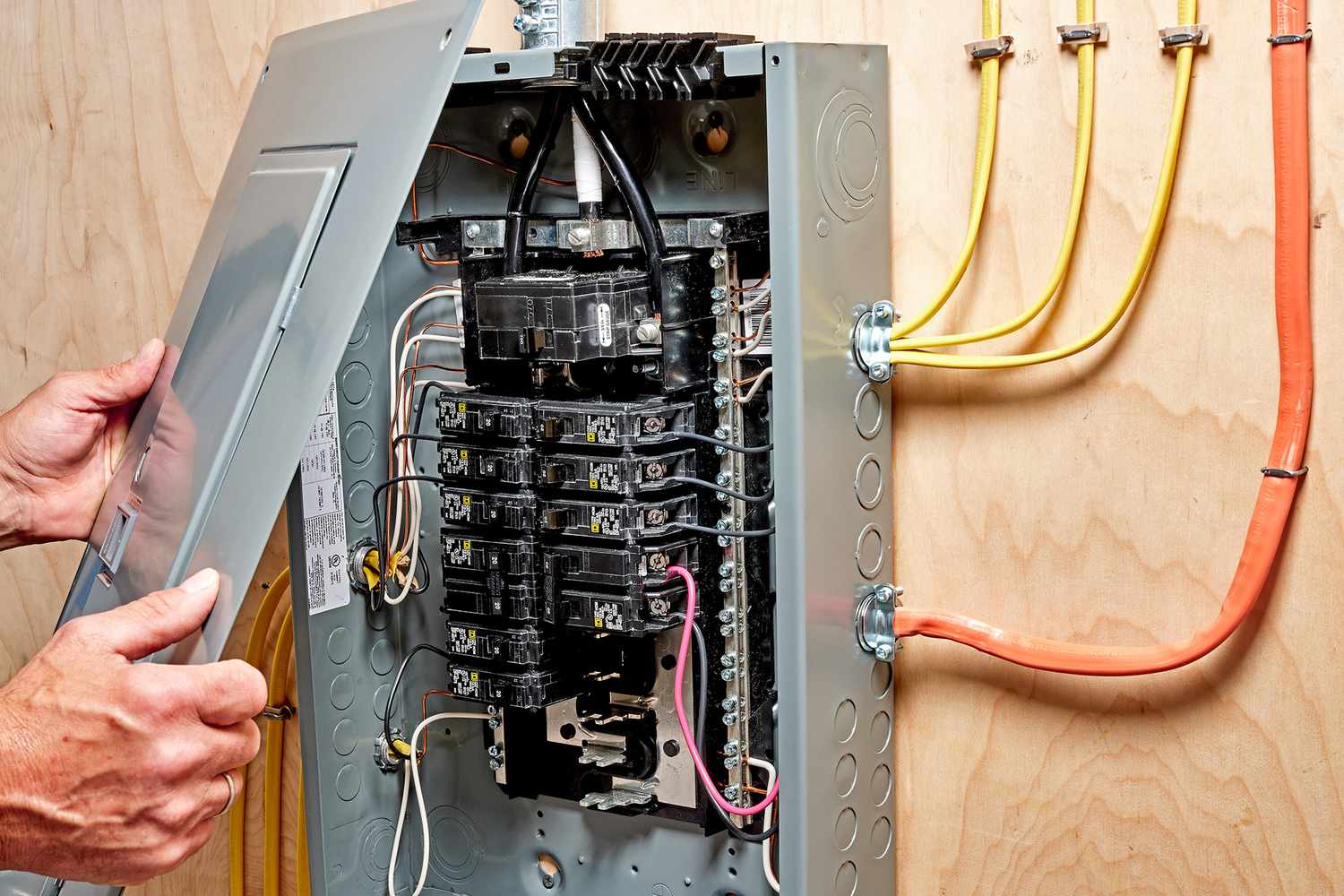 Home Circuit Breaker Replacement in Toronto